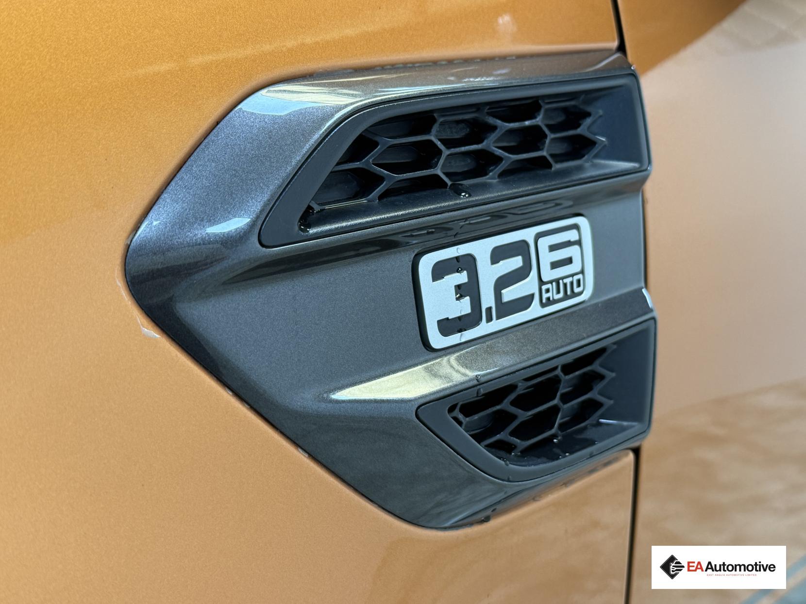 Ford Ranger 3.2 TDCi Wildtrak Pickup Double Cab 4dr Diesel Auto 4WD Euro 5 (200 ps)