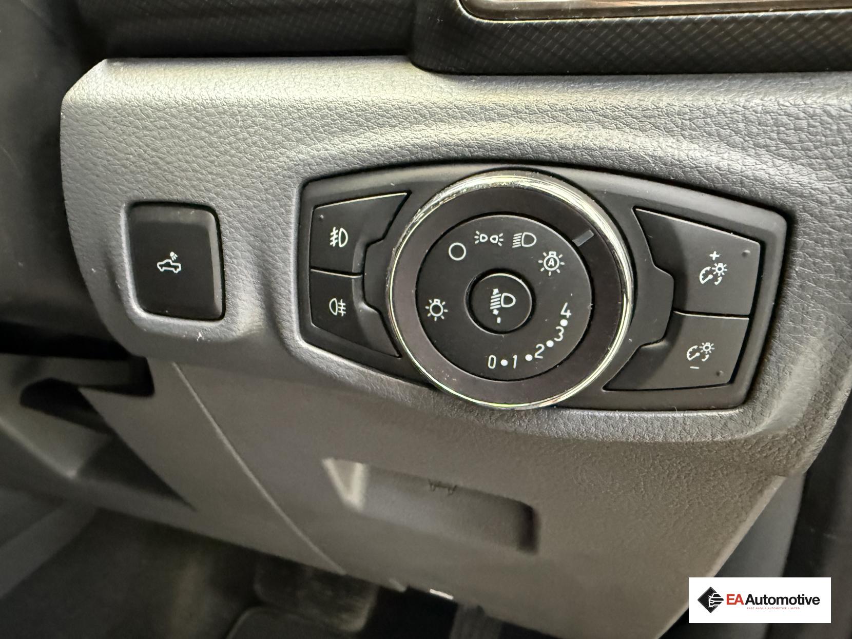 Ford Ranger 3.2 TDCi Wildtrak Pickup Double Cab 4dr Diesel Auto 4WD Euro 5 (200 ps)