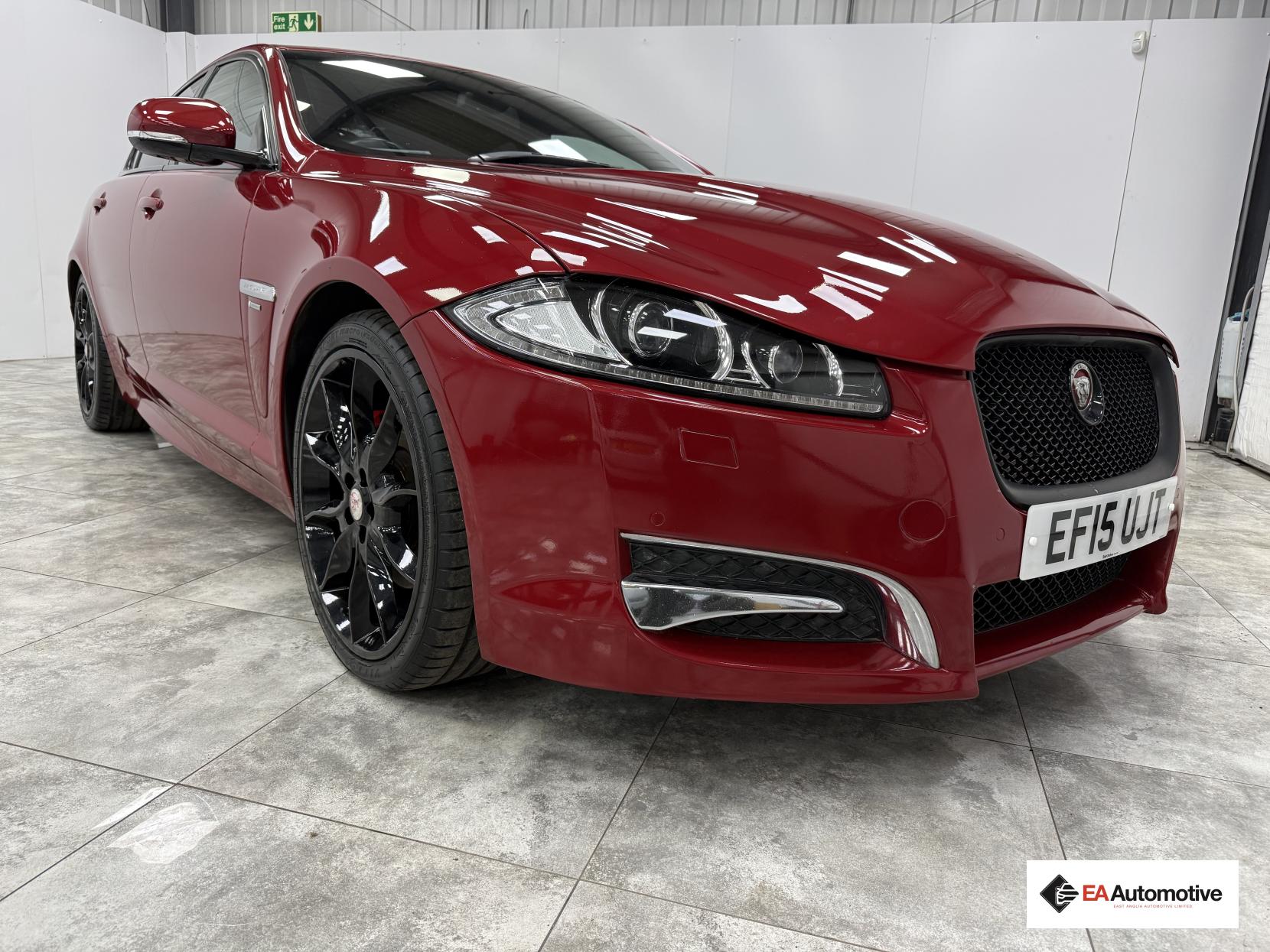 Jaguar XF 2.2d R-Sport Black Saloon 4dr Diesel Auto Euro 5 (s/s) (200 ps)