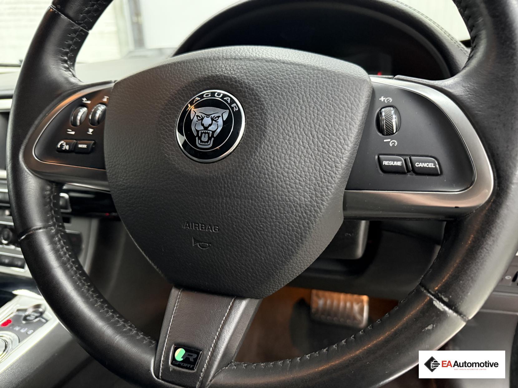 Jaguar XF 2.2d R-Sport Black Saloon 4dr Diesel Auto Euro 5 (s/s) (200 ps)