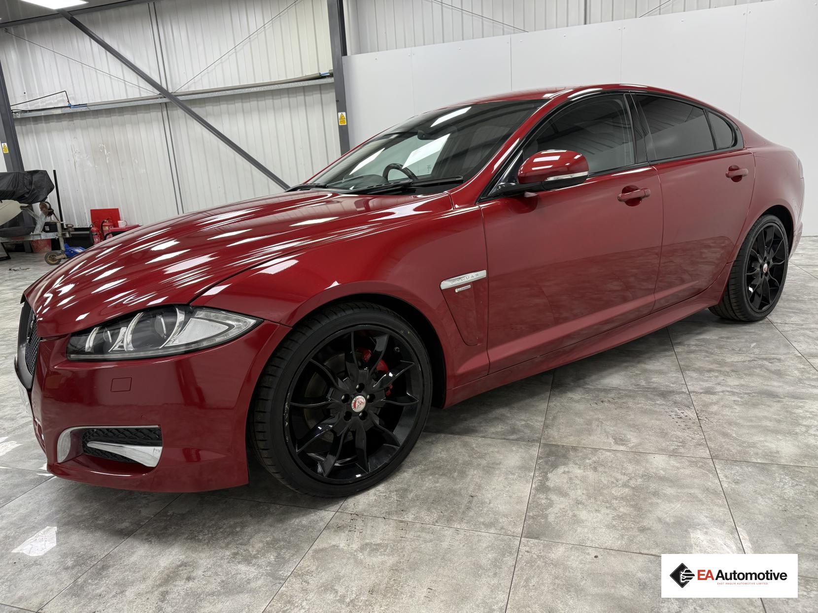 Jaguar XF 2.2d R-Sport Black Saloon 4dr Diesel Auto Euro 5 (s/s) (200 ps)