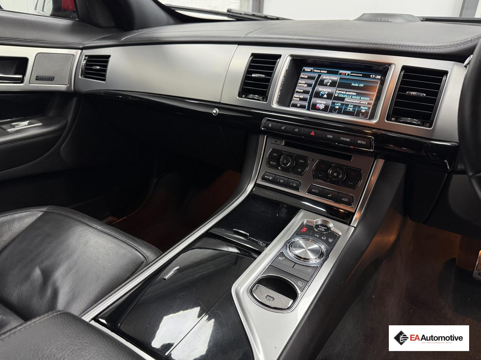 Jaguar XF 2.2d R-Sport Black Saloon 4dr Diesel Auto Euro 5 (s/s) (200 ps)