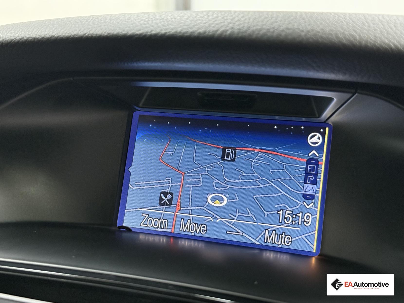 Ford Focus 1.6 Titanium Navigator Hatchback 5dr Petrol Powershift Euro 5 (125 ps)