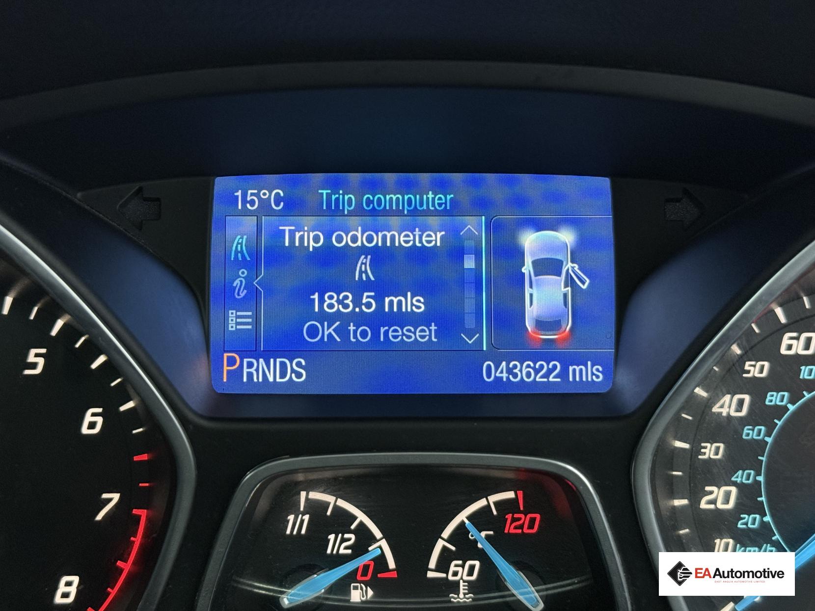 Ford Focus 1.6 Titanium Navigator Hatchback 5dr Petrol Powershift Euro 5 (125 ps)