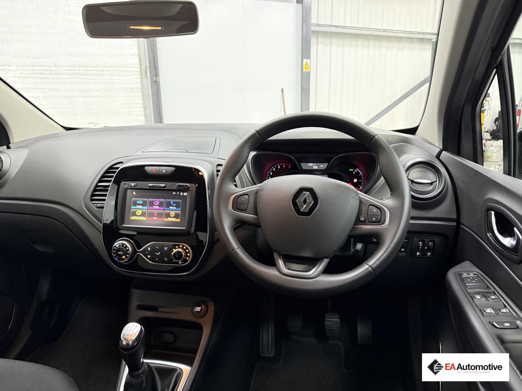 Renault Captur 0.9 TCe ENERGY Iconic SUV 5dr Petrol Manual Euro 6 (s/s) (90 ps)