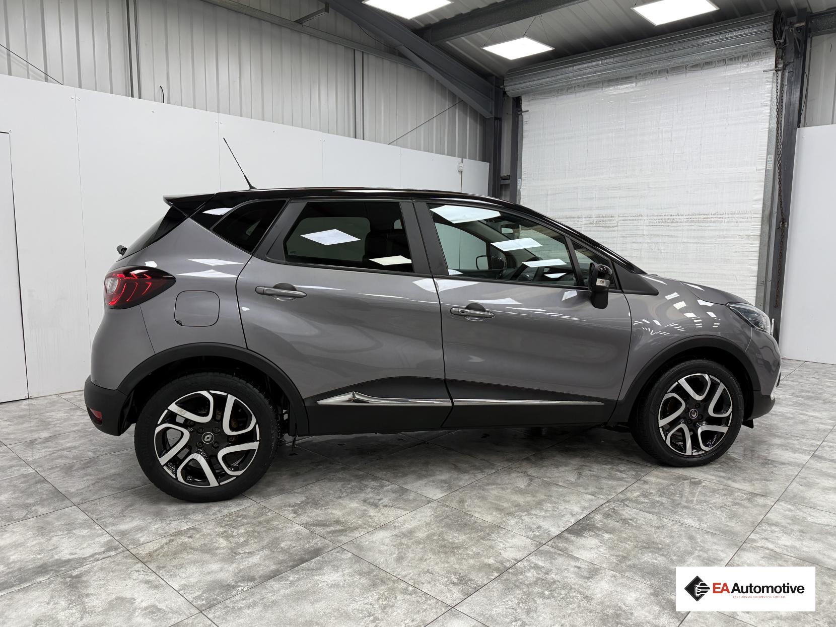 Renault Captur 0.9 TCe ENERGY Iconic SUV 5dr Petrol Manual Euro 6 (s/s) (90 ps)