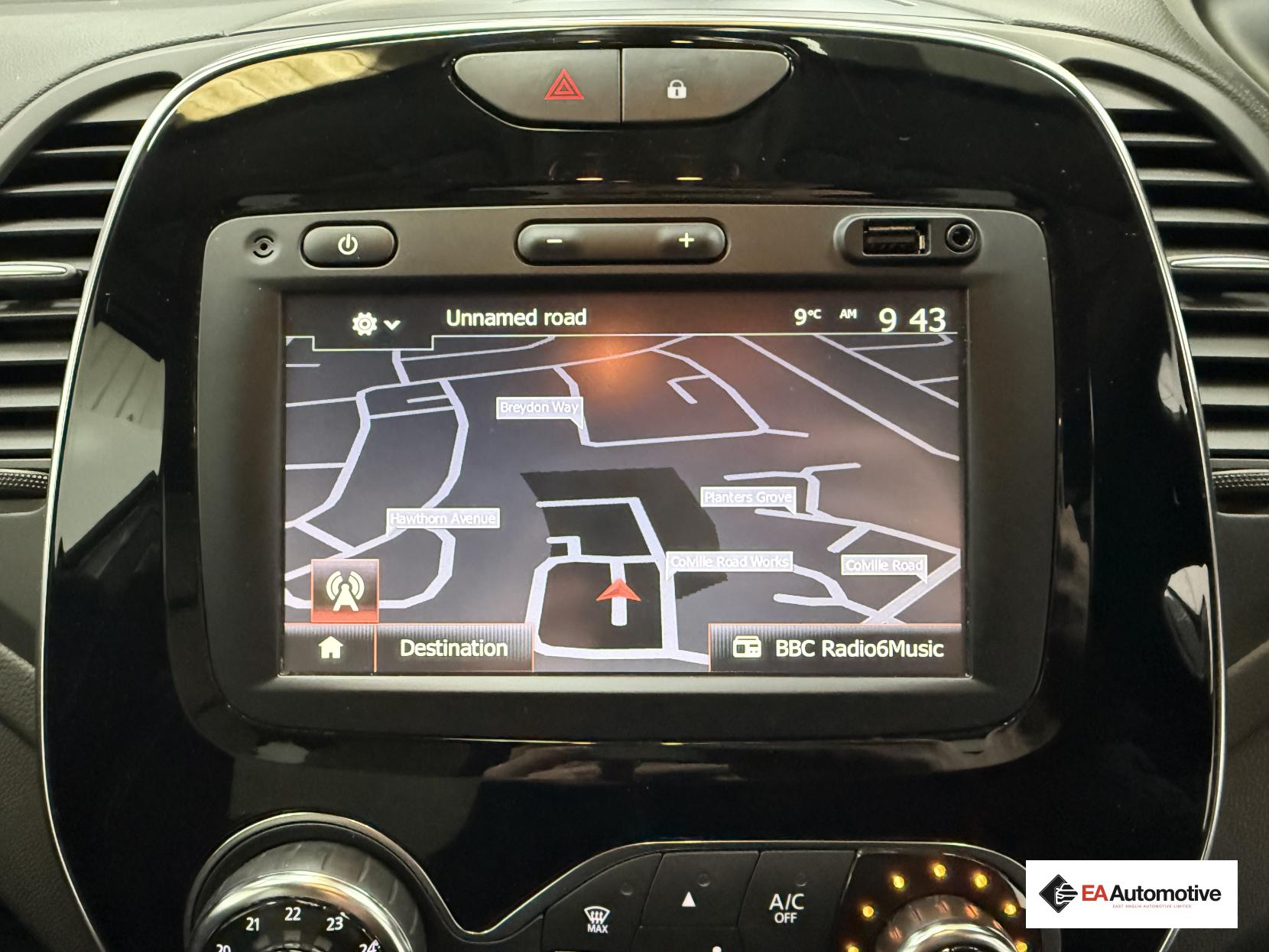 Renault Captur 0.9 TCe ENERGY Iconic SUV 5dr Petrol Manual Euro 6 (s/s) (90 ps)