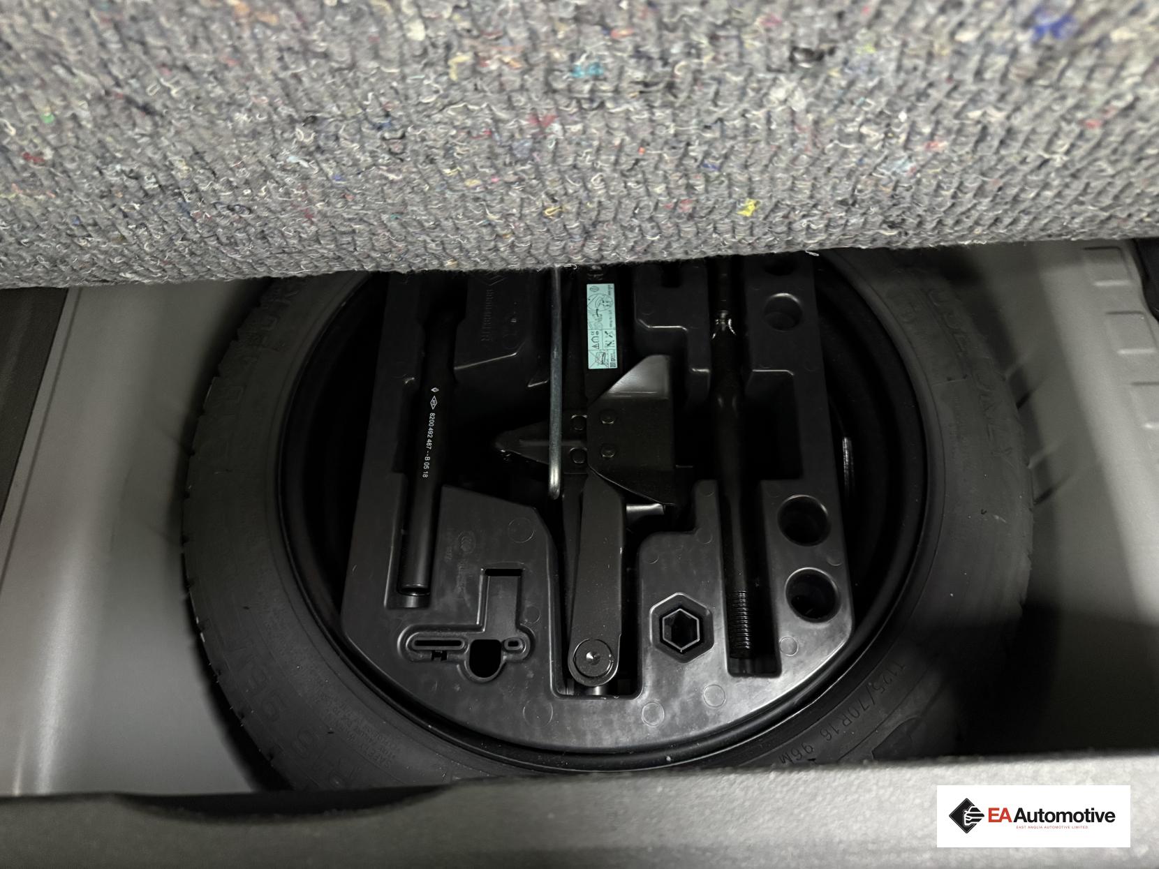 Renault Captur 0.9 TCe ENERGY Iconic SUV 5dr Petrol Manual Euro 6 (s/s) (90 ps)