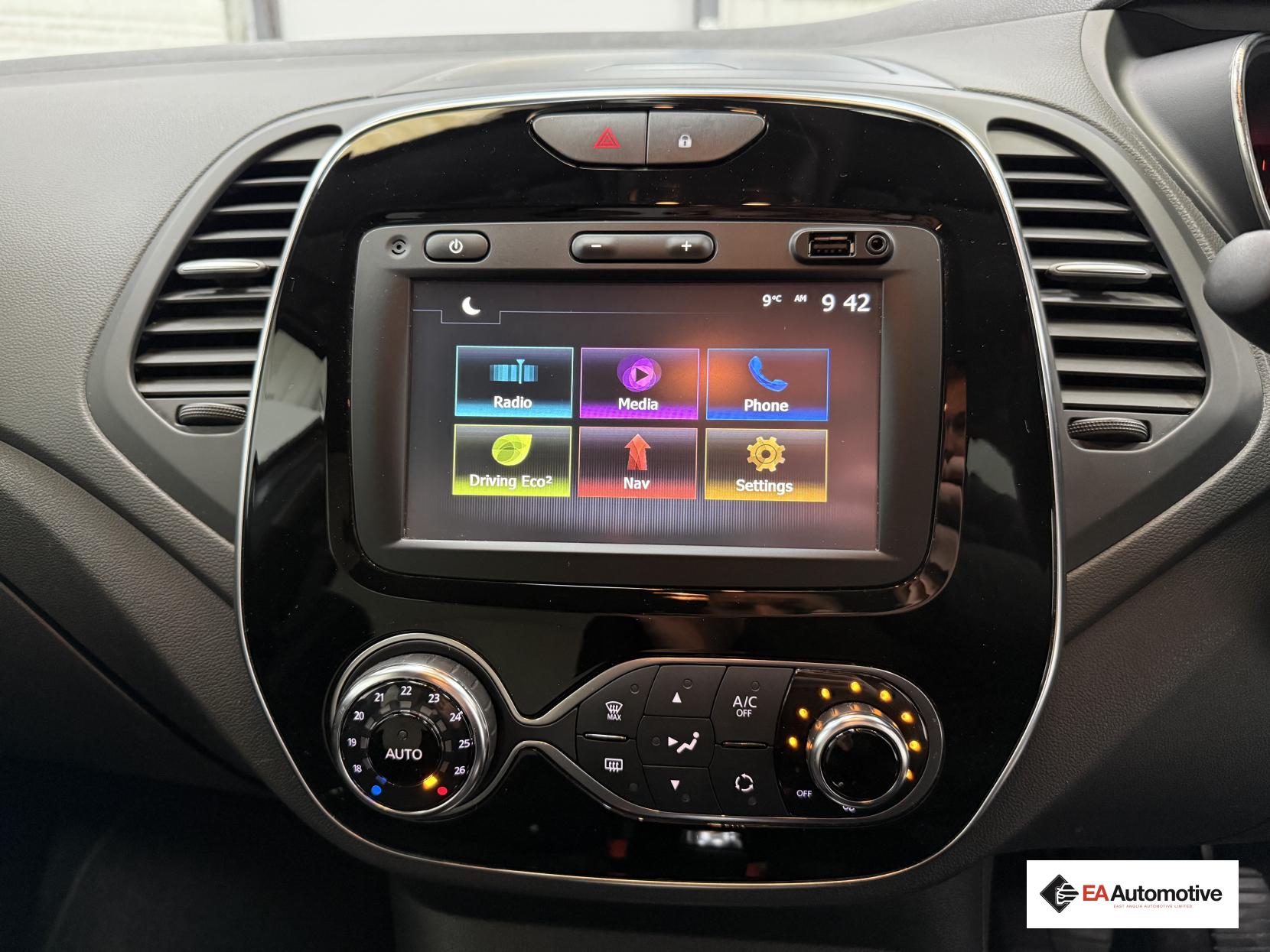 Renault Captur 0.9 TCe ENERGY Iconic SUV 5dr Petrol Manual Euro 6 (s/s) (90 ps)