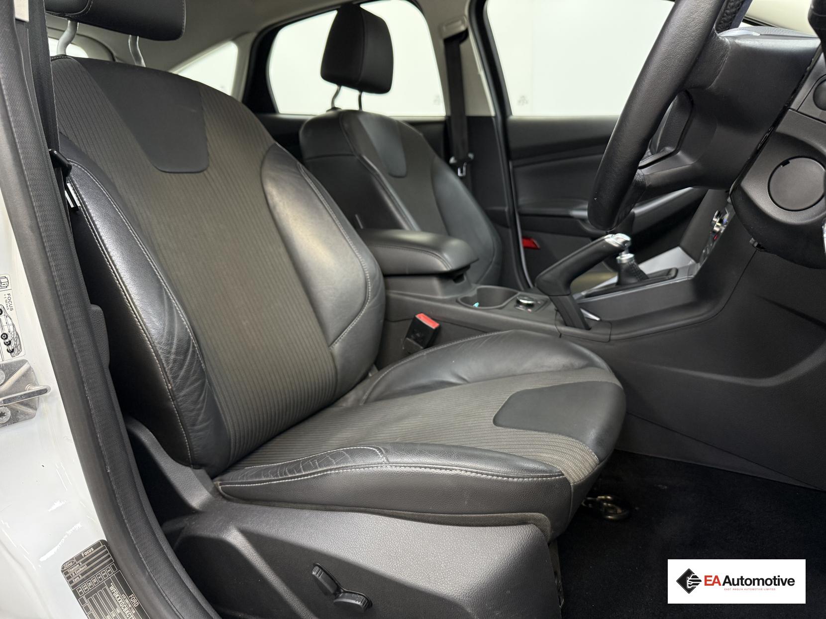 Ford Focus 1.0T EcoBoost Titanium X Hatchback 5dr Petrol Manual Euro 5 (s/s) (125 ps)