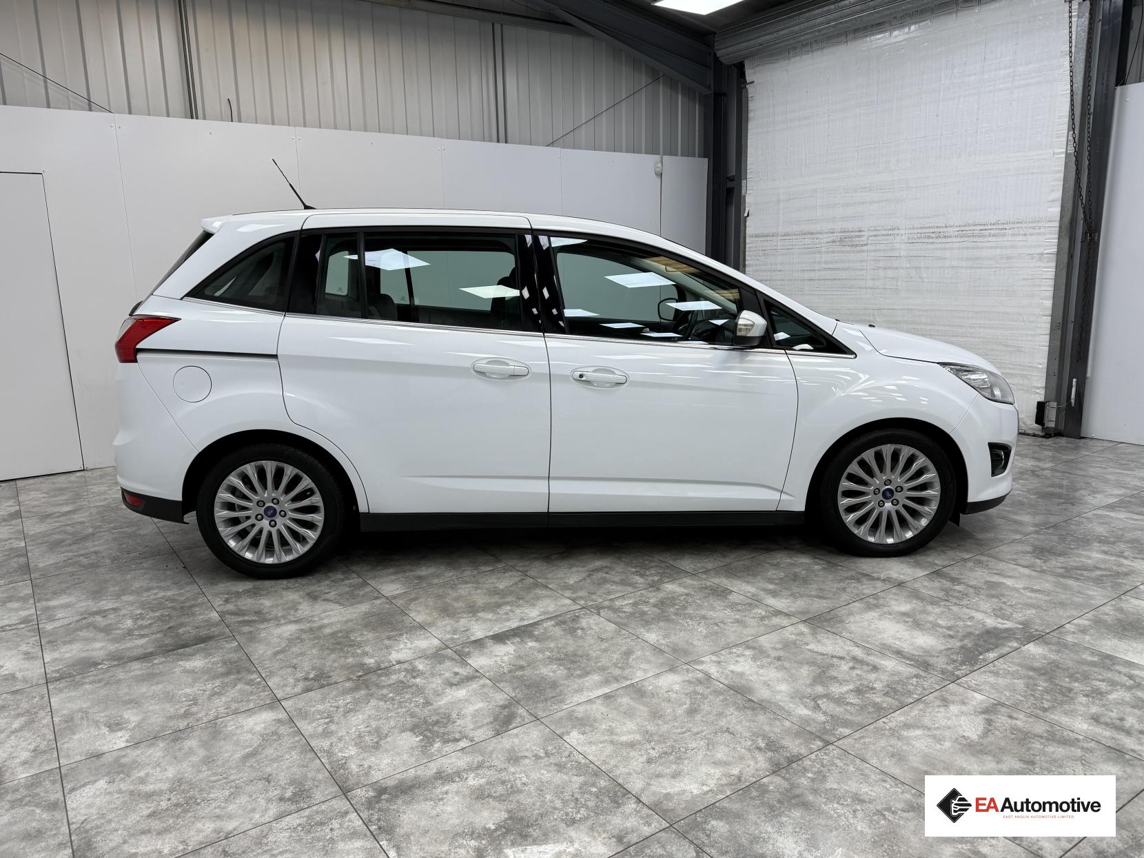 Ford Grand C-Max 2.0 TDCi Titanium MPV 5dr Diesel Powershift Euro 5 (140 ps)