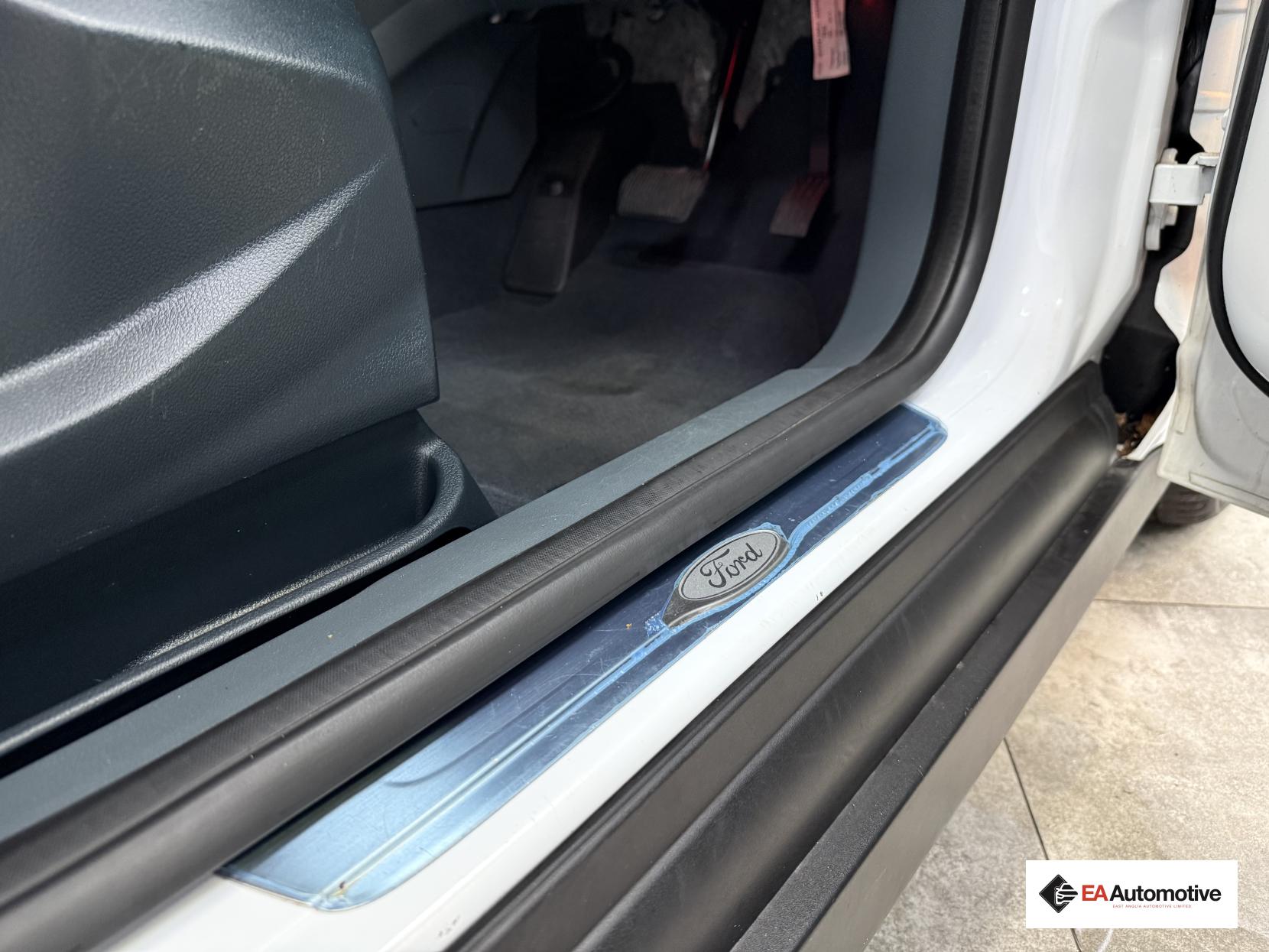 Ford Grand C-Max 2.0 TDCi Titanium MPV 5dr Diesel Powershift Euro 5 (140 ps)