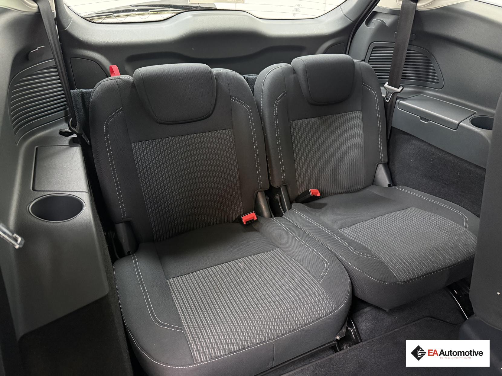 Ford Grand C-Max 2.0 TDCi Titanium MPV 5dr Diesel Powershift Euro 5 (140 ps)