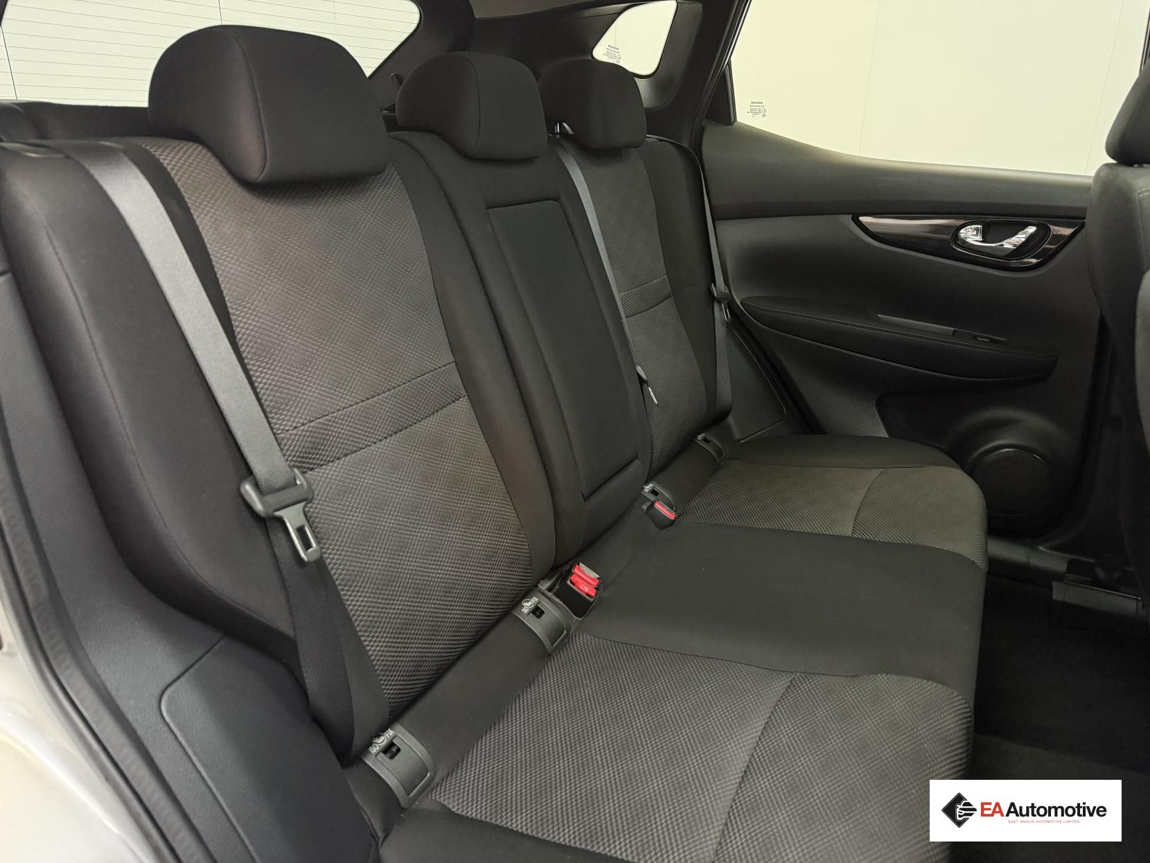 Nissan Qashqai 1.5 dCi N-Connecta SUV 5dr Diesel Manual 2WD Euro 6 (s/s) (110 ps)