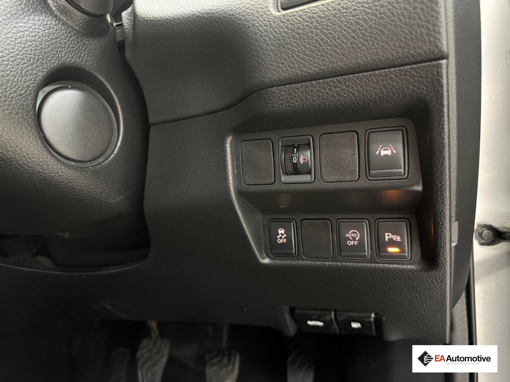 Nissan Qashqai 1.5 dCi N-Connecta SUV 5dr Diesel Manual 2WD Euro 6 (s/s) (110 ps)