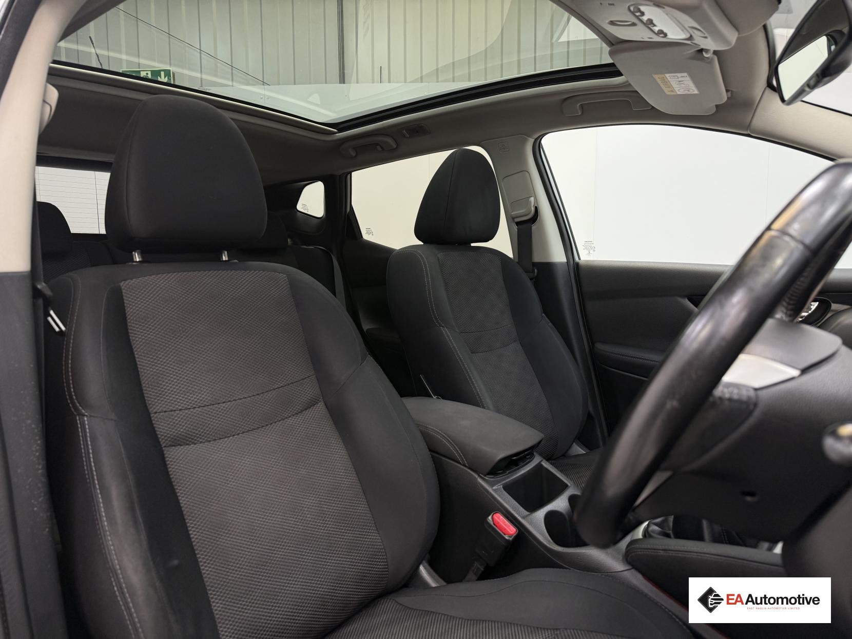 Nissan Qashqai 1.5 dCi N-Connecta SUV 5dr Diesel Manual 2WD Euro 6 (s/s) (110 ps)