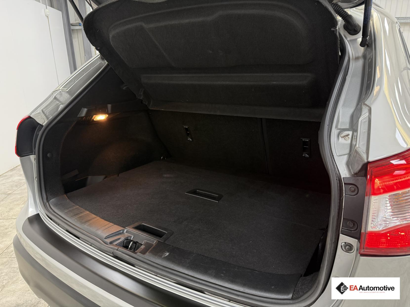 Nissan Qashqai 1.5 dCi N-Connecta SUV 5dr Diesel Manual 2WD Euro 6 (s/s) (110 ps)