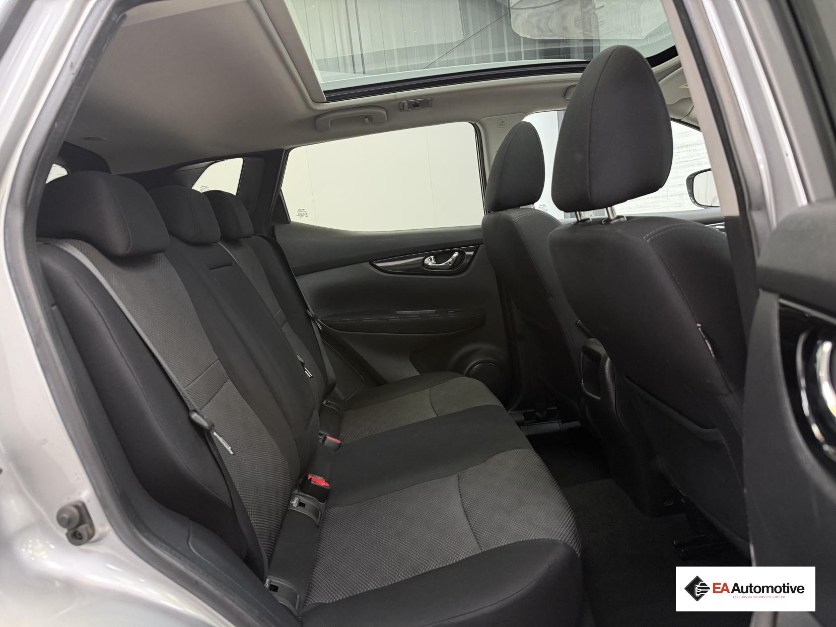 Nissan Qashqai 1.5 dCi N-Connecta SUV 5dr Diesel Manual 2WD Euro 6 (s/s) (110 ps)