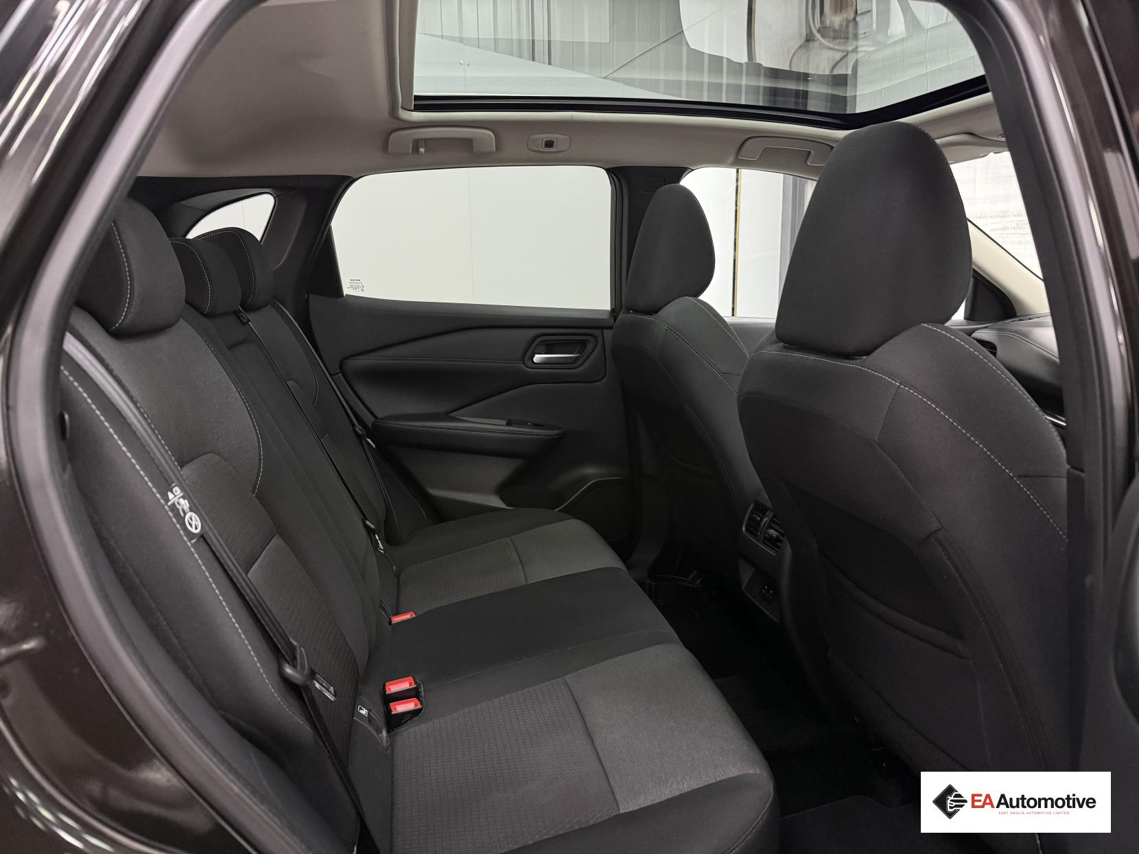 Nissan Qashqai 1.3 DIG-T MHEV N-Connecta SUV 5dr Petrol Hybrid Manual Euro 6 (s/s) (140 ps)