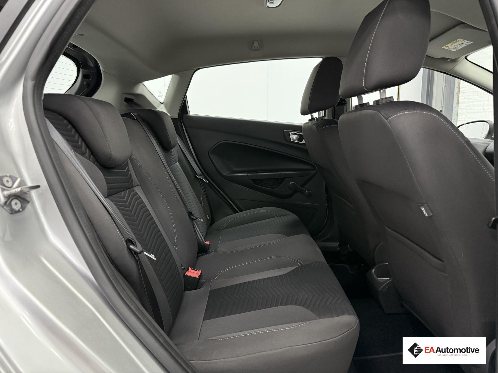 Ford Fiesta 1.0T EcoBoost Zetec Hatchback 5dr Petrol Powershift Euro 6 (100 ps)