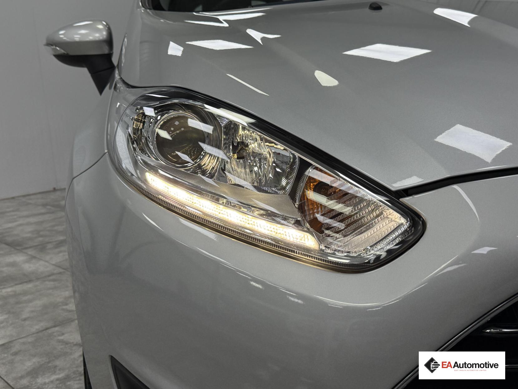 Ford Fiesta 1.0T EcoBoost Zetec Hatchback 5dr Petrol Powershift Euro 6 (100 ps)