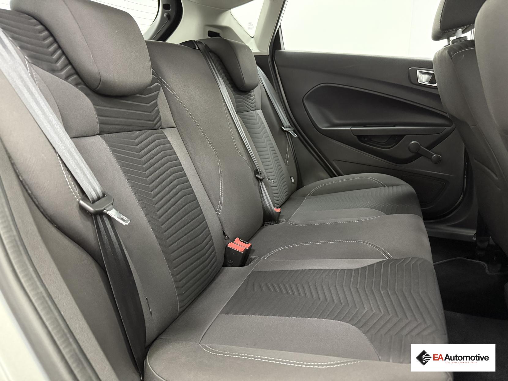 Ford Fiesta 1.0T EcoBoost Zetec Hatchback 5dr Petrol Powershift Euro 6 (100 ps)