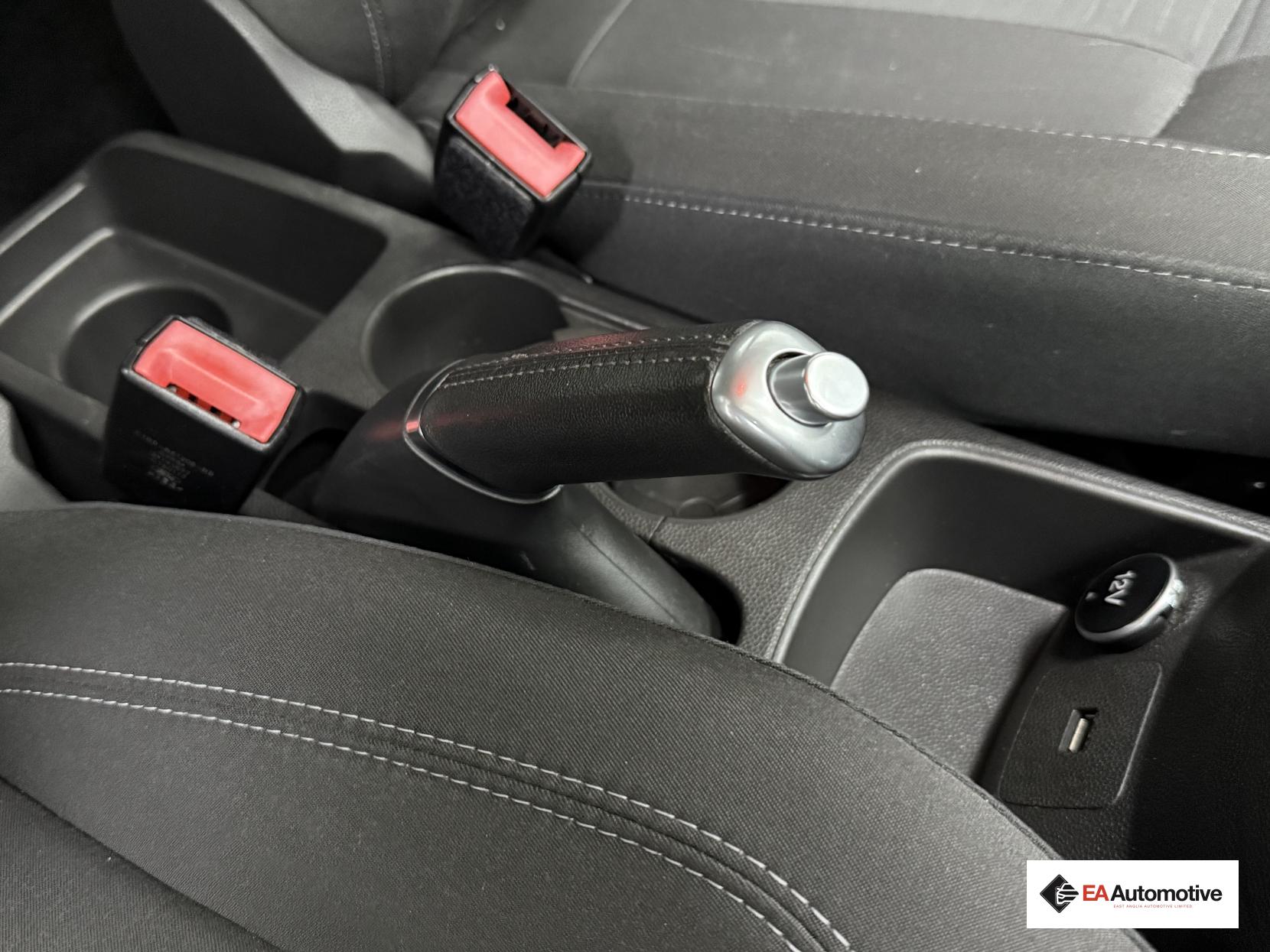 Ford Fiesta 1.0T EcoBoost Zetec Hatchback 5dr Petrol Powershift Euro 6 (100 ps)