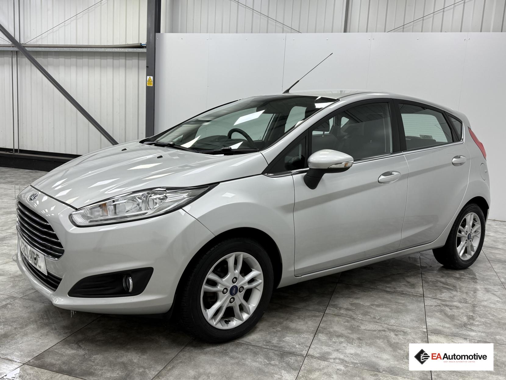 Ford Fiesta 1.0T EcoBoost Zetec Hatchback 5dr Petrol Powershift Euro 6 (100 ps)