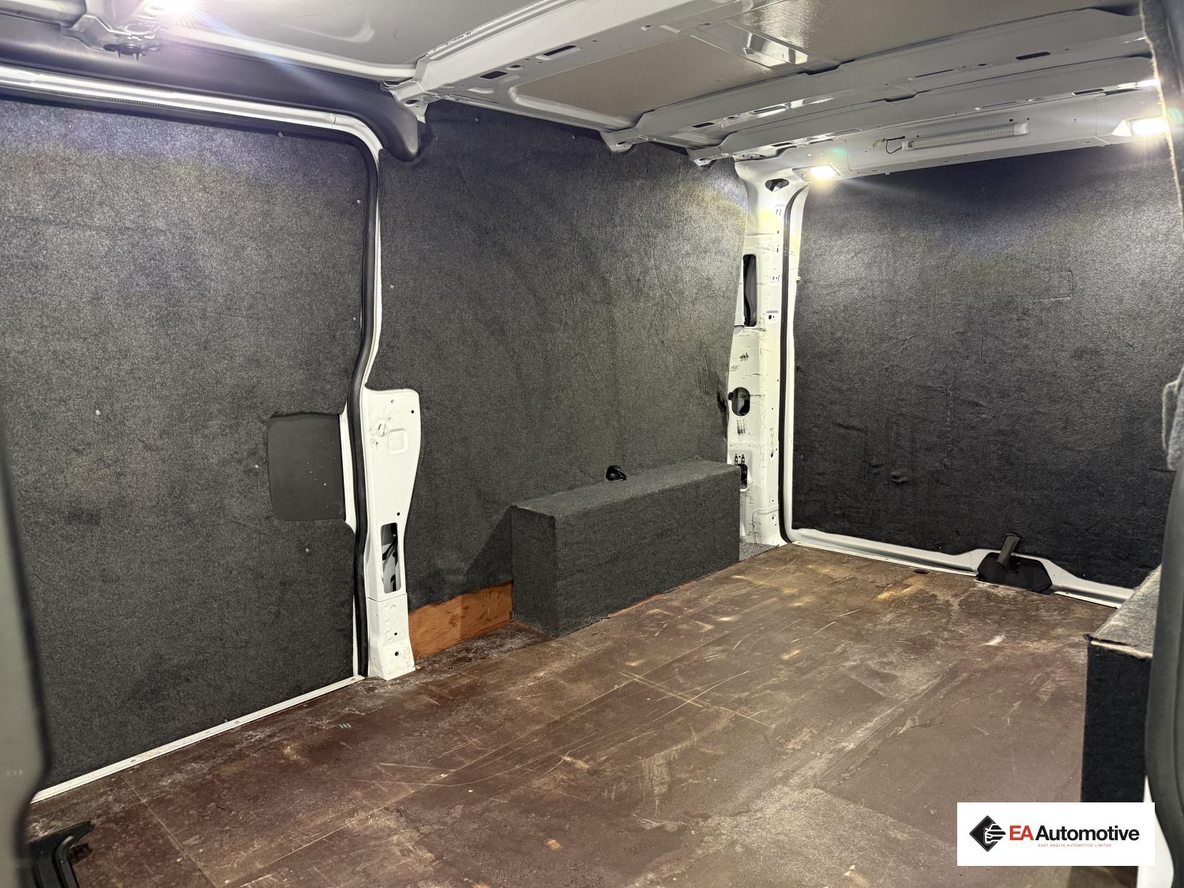 Ford Transit Custom 2.0 310 EcoBlue Sport Panel Van 5dr Diesel Manual L2 H1 Euro 6 (170 ps)