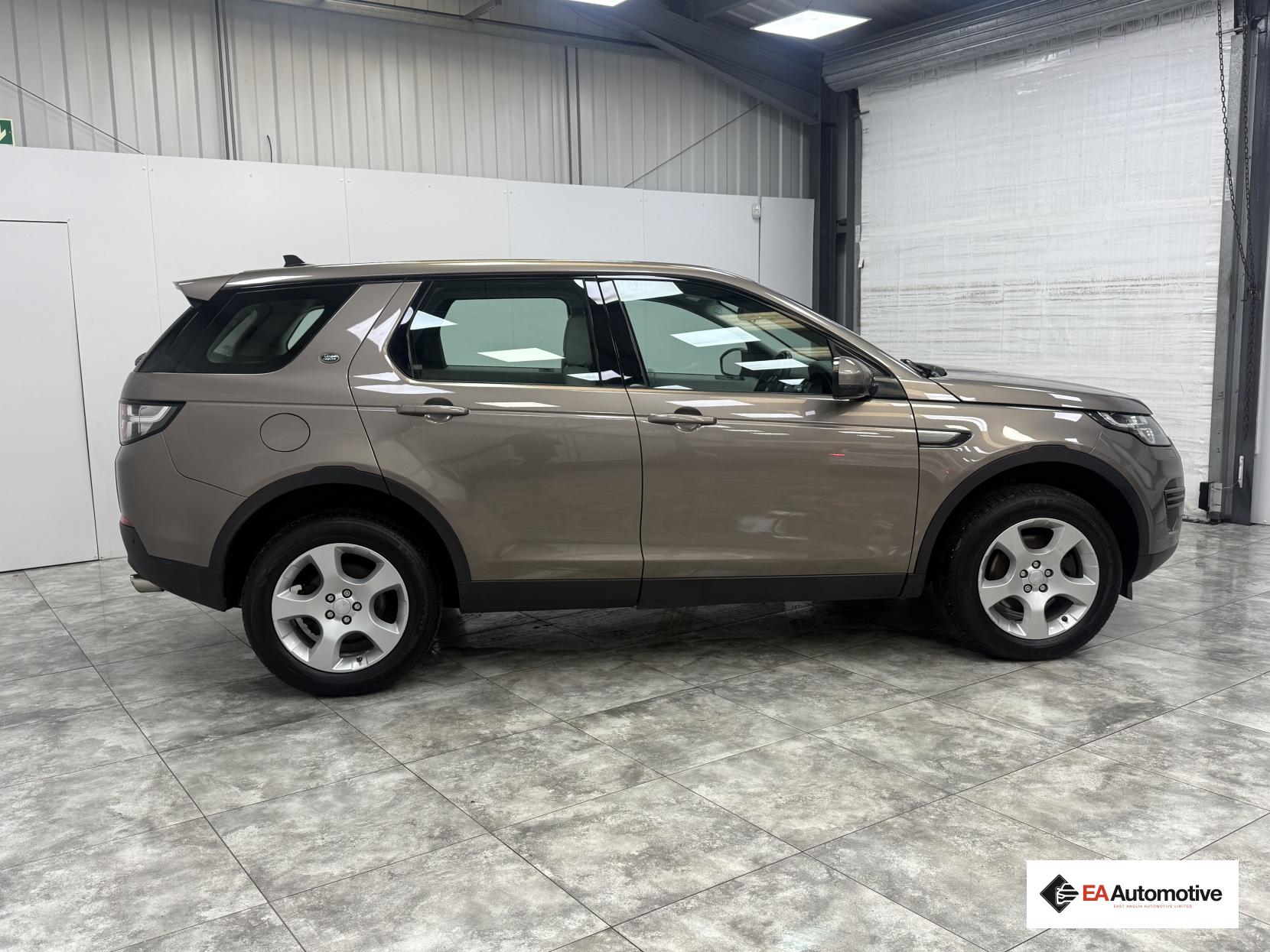 Land Rover Discovery Sport 2.0 TD4 SE SUV 5dr Diesel Manual 4WD Euro 6 (s/s) (5 Seat) (150 ps)