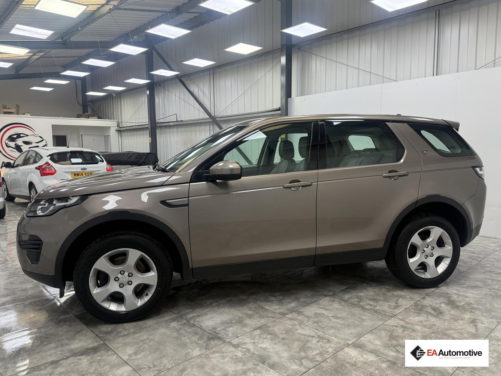 Land Rover Discovery Sport 2.0 TD4 SE SUV 5dr Diesel Manual 4WD Euro 6 (s/s) (5 Seat) (150 ps)